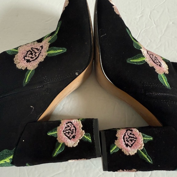 Rebecca Minkoff Black and Pink Embroidered Heeled Ankle Boots size 7 - Picture 5 of 13